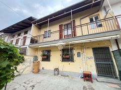Casa Bi/Trifamiliare in Residenziale