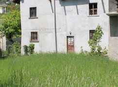 Casa Bi/Trifamiliare in Residenziale