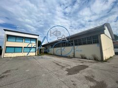 Negozio/Locale commerciale in Commerciale
