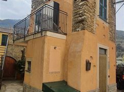 Casa Bi/Trifamiliare in Residenziale