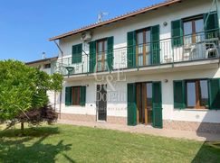 Casa Bi/Trifamiliare in Residenziale