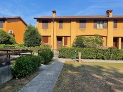 Casa Bi/Trifamiliare in Residenziale