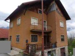 Casa Bi/Trifamiliare in Residenziale