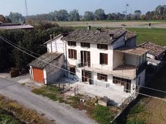 Casa Bi/Trifamiliare in Residenziale