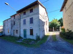 Casa Bi/Trifamiliare in Residenziale
