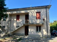 Casa Bi/Trifamiliare in Residenziale