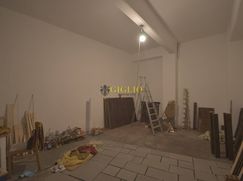 Negozio/Locale commerciale in Commerciale