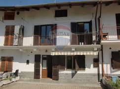 Casa Bi/Trifamiliare in Residenziale