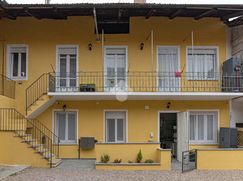 Casa Bi/Trifamiliare in Residenziale