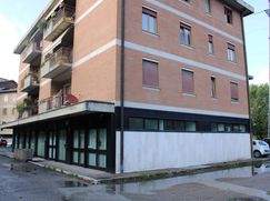 Negozio/Locale commerciale in Commerciale