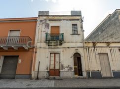 Casa Bi/Trifamiliare in Residenziale