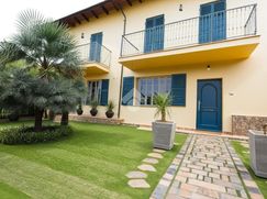 Casa Bi/Trifamiliare in Residenziale