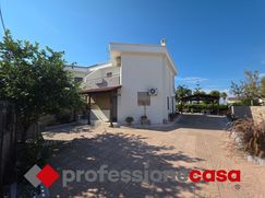 Casa Bi/Trifamiliare in Residenziale