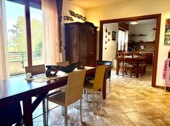 Casa Bi/Trifamiliare in Residenziale