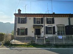 Casa Bi/Trifamiliare in Residenziale