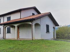 Casa Bi/Trifamiliare in Residenziale