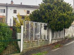 Casa Bi/Trifamiliare in Residenziale