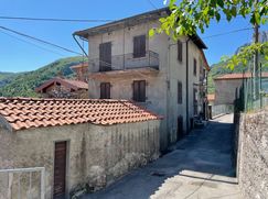 Casa Bi/Trifamiliare in Residenziale