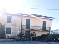 Casa Bi/Trifamiliare in Residenziale