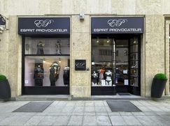 Attività/Licenza (con o senza mura) in Commerciale