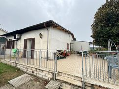 Casa Bi/Trifamiliare in Residenziale