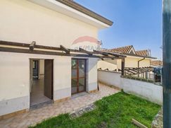 Casa Bi/Trifamiliare in Residenziale