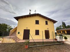 Casa Bi/Trifamiliare in Residenziale