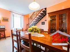 Casa Bi/Trifamiliare in Residenziale