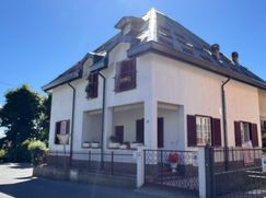 Casa Bi/Trifamiliare in Residenziale