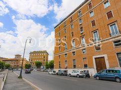 Negozio/Locale commerciale in Commerciale