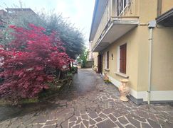 Casa Bi/Trifamiliare in Residenziale