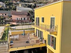 Casa Bi/Trifamiliare in Residenziale