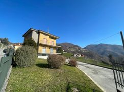 Casa Bi/Trifamiliare in Residenziale