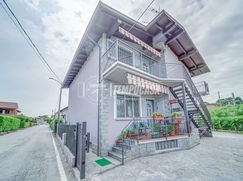 Casa Bi/Trifamiliare in Residenziale