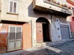 Casa Bi/Trifamiliare in Residenziale