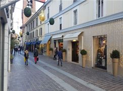 Negozio/Locale commerciale in Commerciale
