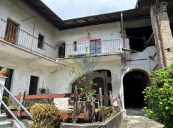 Casa Bi/Trifamiliare in Residenziale