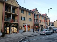 Negozio/Locale commerciale in Commerciale