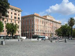 Attività/Licenza (con o senza mura) in Commerciale