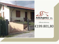 Casa Bi/Trifamiliare in Residenziale