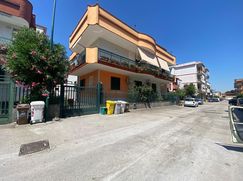 Negozio/Locale commerciale in Commerciale