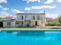 Casa Bi/Trifamiliare in Residenziale