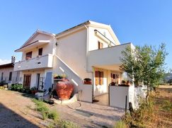 Casa Bi/Trifamiliare in Residenziale
