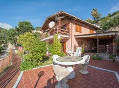 Casa Bi/Trifamiliare in Residenziale
