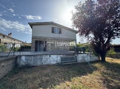 Casa Bi/Trifamiliare in Residenziale