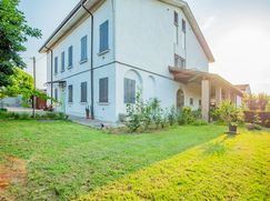Casa Bi/Trifamiliare in Residenziale