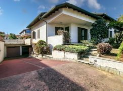 Casa Bi/Trifamiliare in Residenziale