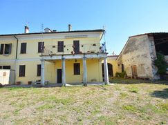 Casa Bi/Trifamiliare in Residenziale