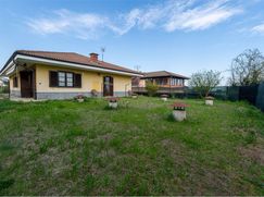 Casa Bi/Trifamiliare in Residenziale