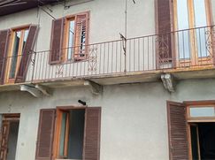 Casa Bi/Trifamiliare in Residenziale